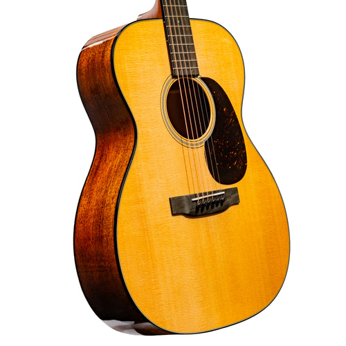 Martin 000-18 Standard Series Acoustic Guitar, Natural w/ Hard Case