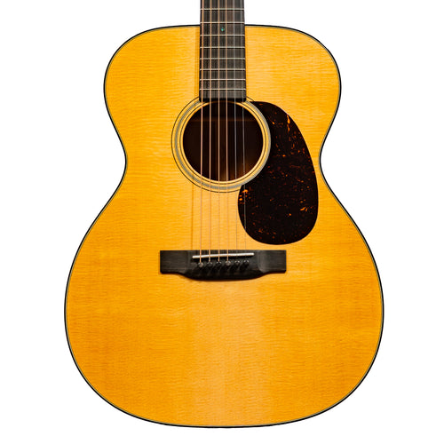 Martin 000-18 Standard Series Acoustic Guitar, Natural w/ Hard Case
