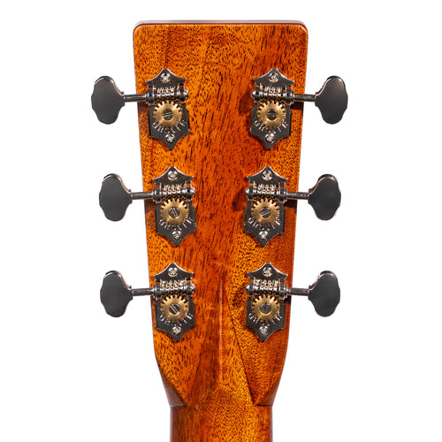 Martin 000-28 Standard Series Acoustic Guitar, Natural w/ Hard Case