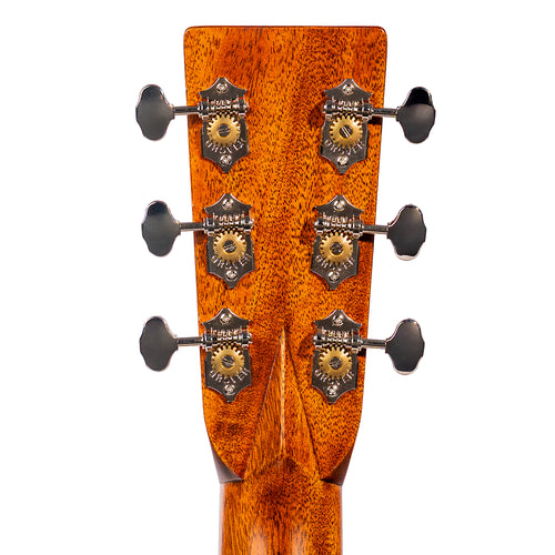 Martin D-28 Standard Series Acoustic Guitar, Spruce/East Indian Rosewood, Natural