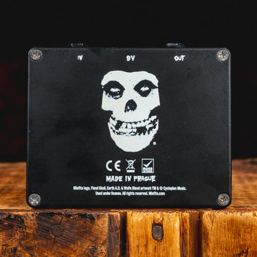 misfits guitar pedal Distortion Inc Misfits Earth A.D. Distortion Effect Pedal w/Box & COA
