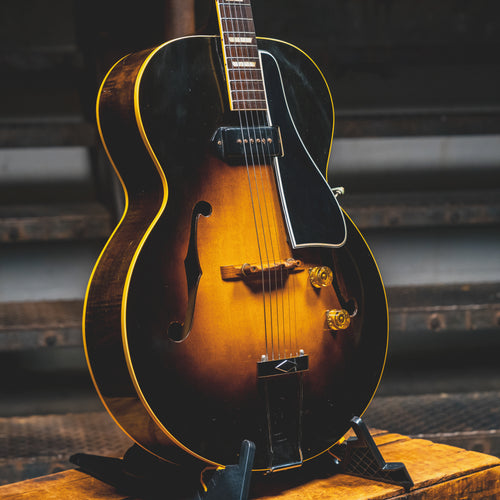 1952 Gibson ES-150 Electric Guitar Sunburst W/HSC - Used