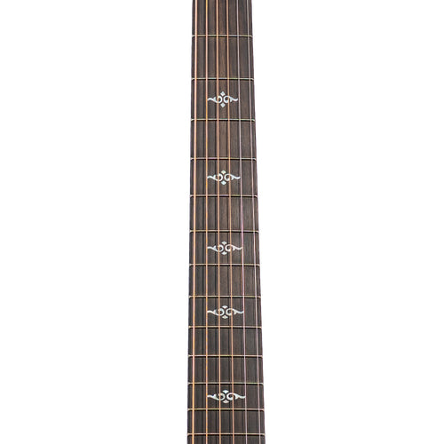 Taylor Gold Label 810e Dreadnought Acoustic-Electric Guitar, Sitka Spruce/Honduran Rosewood