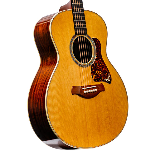 Taylor Gold Label 814e Super Auditorium Acoustic-Electric Guitar, Sitka Spruce/Honduran Rosewood, Natural