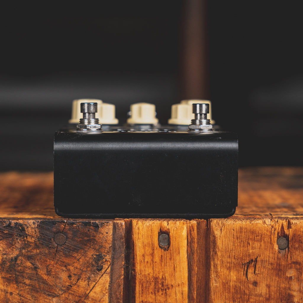 Strymon Flint Tremolo & Reverb Modulation, chorus, flanger