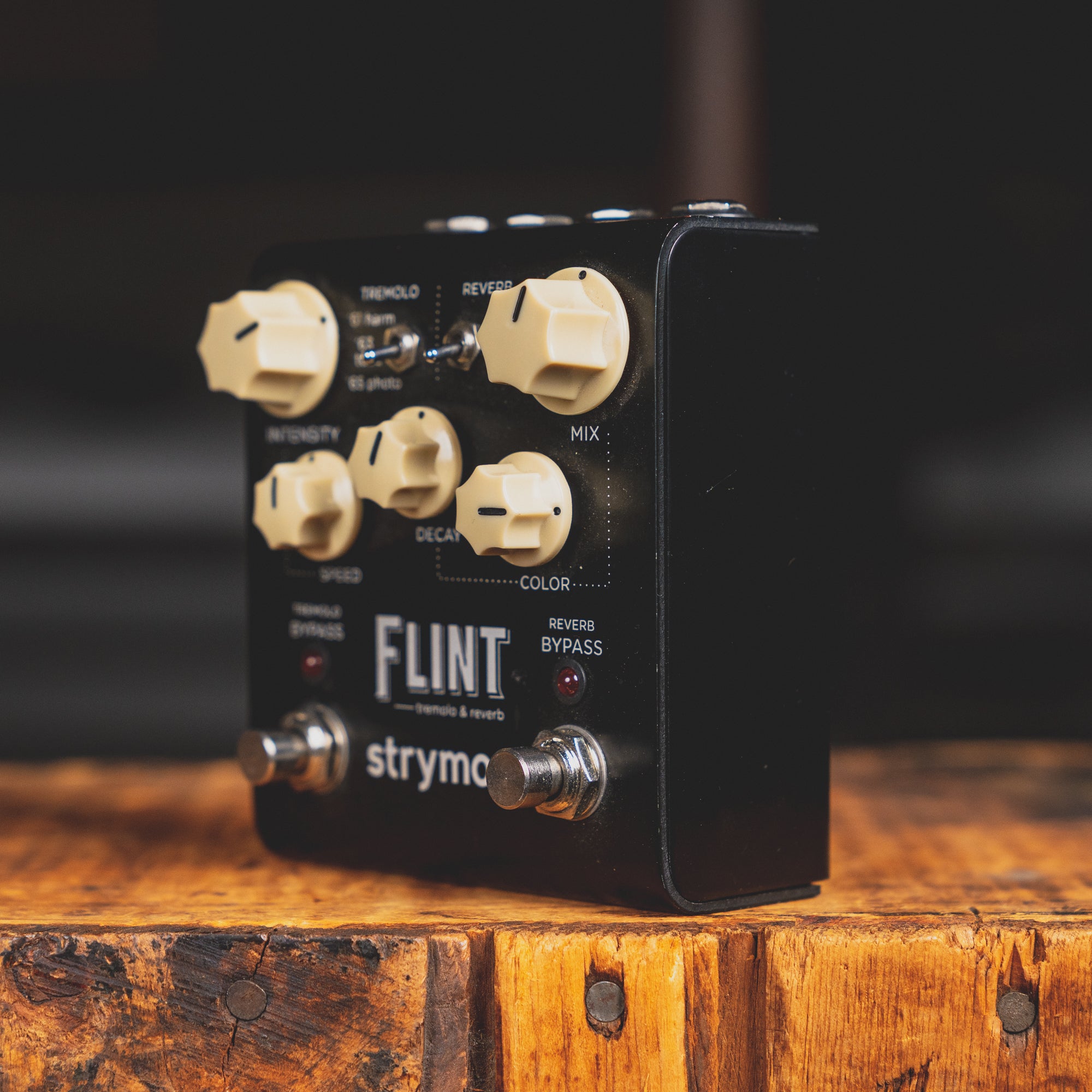 ギター Strymon Frint V1 Strymon Flint V1 Reverb and Tremolo Effect Pedal - Used – Russo Music