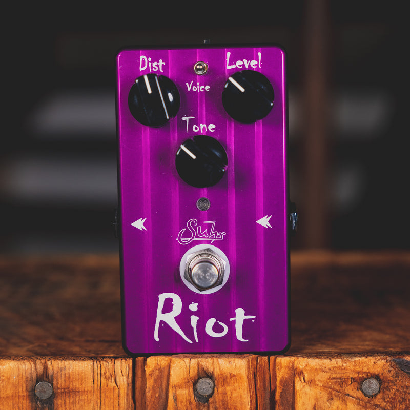 suhr riot distortion pedal Suhr Riot Distortion Effect Pedal w/Box