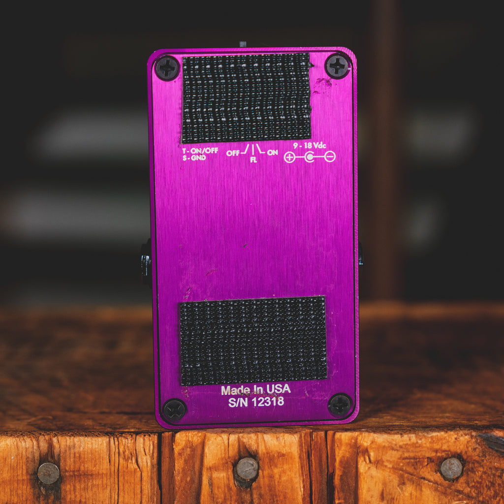 suhr riot distortion pedal Suhr Riot Distortion Effect Pedal w/Box