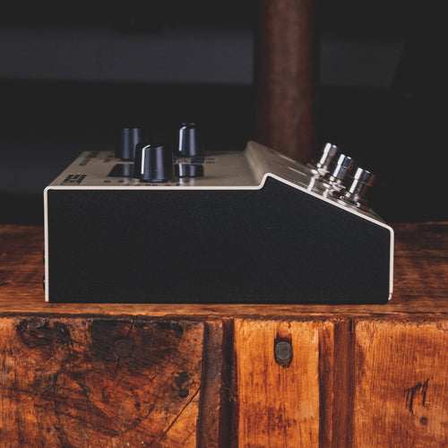 Boss DD-500 Stereo Delay Effect Pedal w/ Box