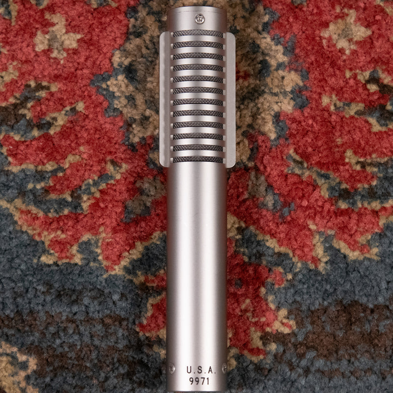 Royer R-121 Studio Ribbon Microphone w/Box and 2 Mic Clips - Used