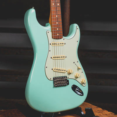 2019 Fender Vintera 60's Stratocaster Electric Guitar Surf Green w/ OGB - Used