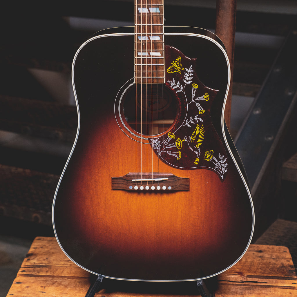 ISS14915_Gibson_Acoustic_Used_