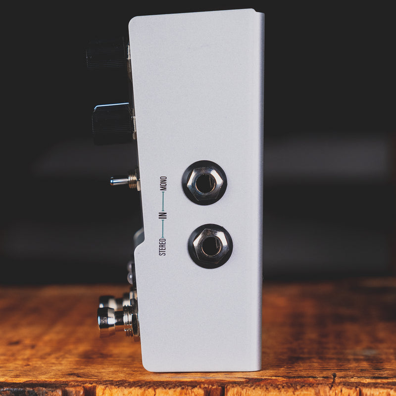 Walrus Audio Mako Series D1 High-Fidelity Delay V2 Effect Pedal - Used