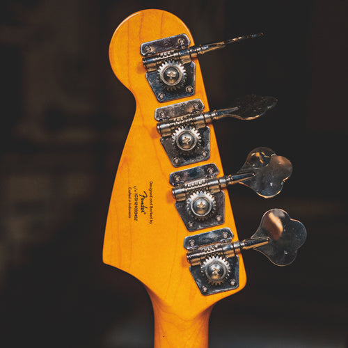 2022 Squier FSR Classic Vibe '60s Mustang Bass, Competition