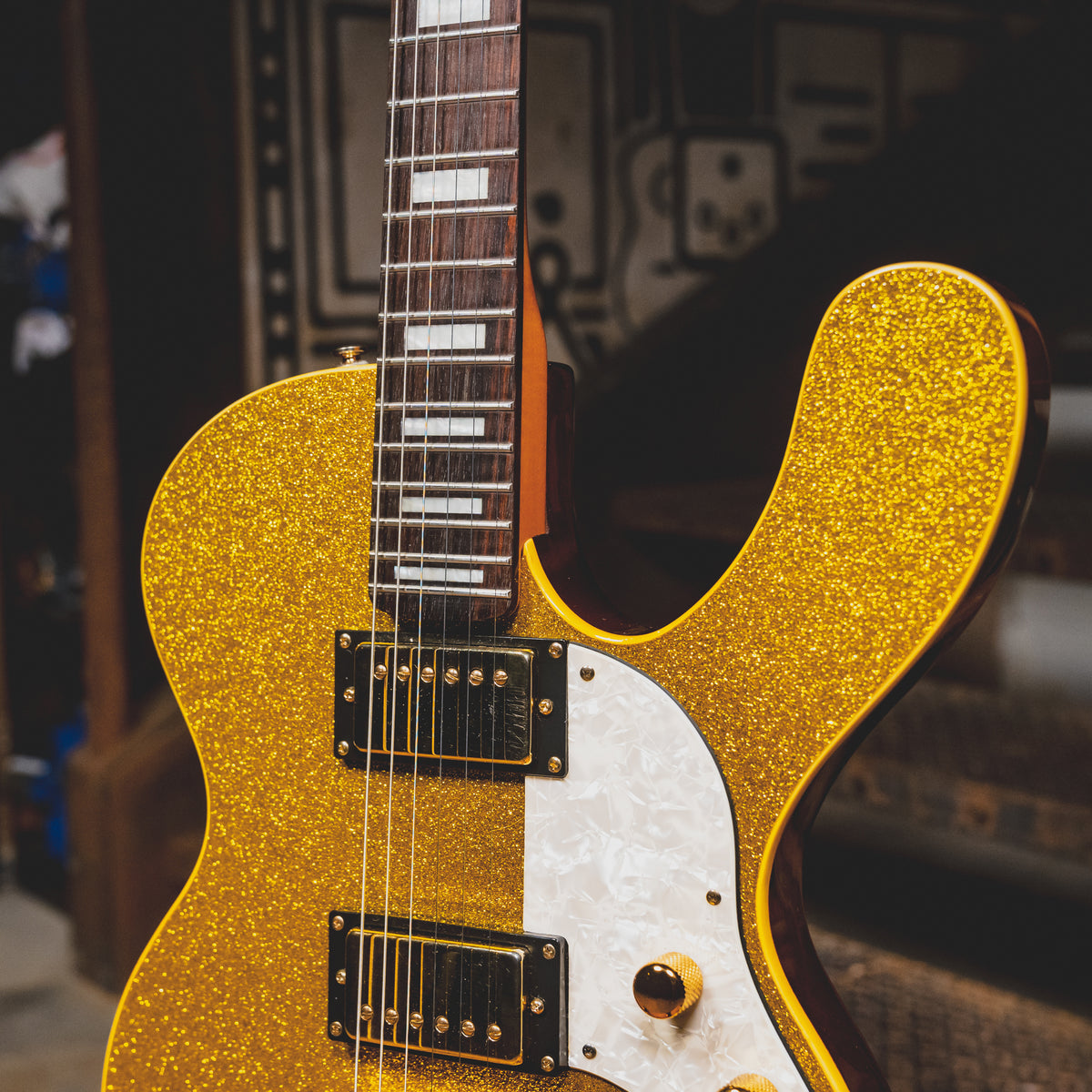 Musicvox Space Ranger Electric Guitar, Gold Sparkle w/Gig Bag - Used