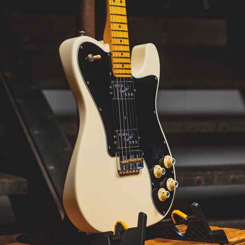 ギター FENDER AMERICAN PROF DELUXE Fender American Deluxe Stratocaster HSS - Blues Angel Music