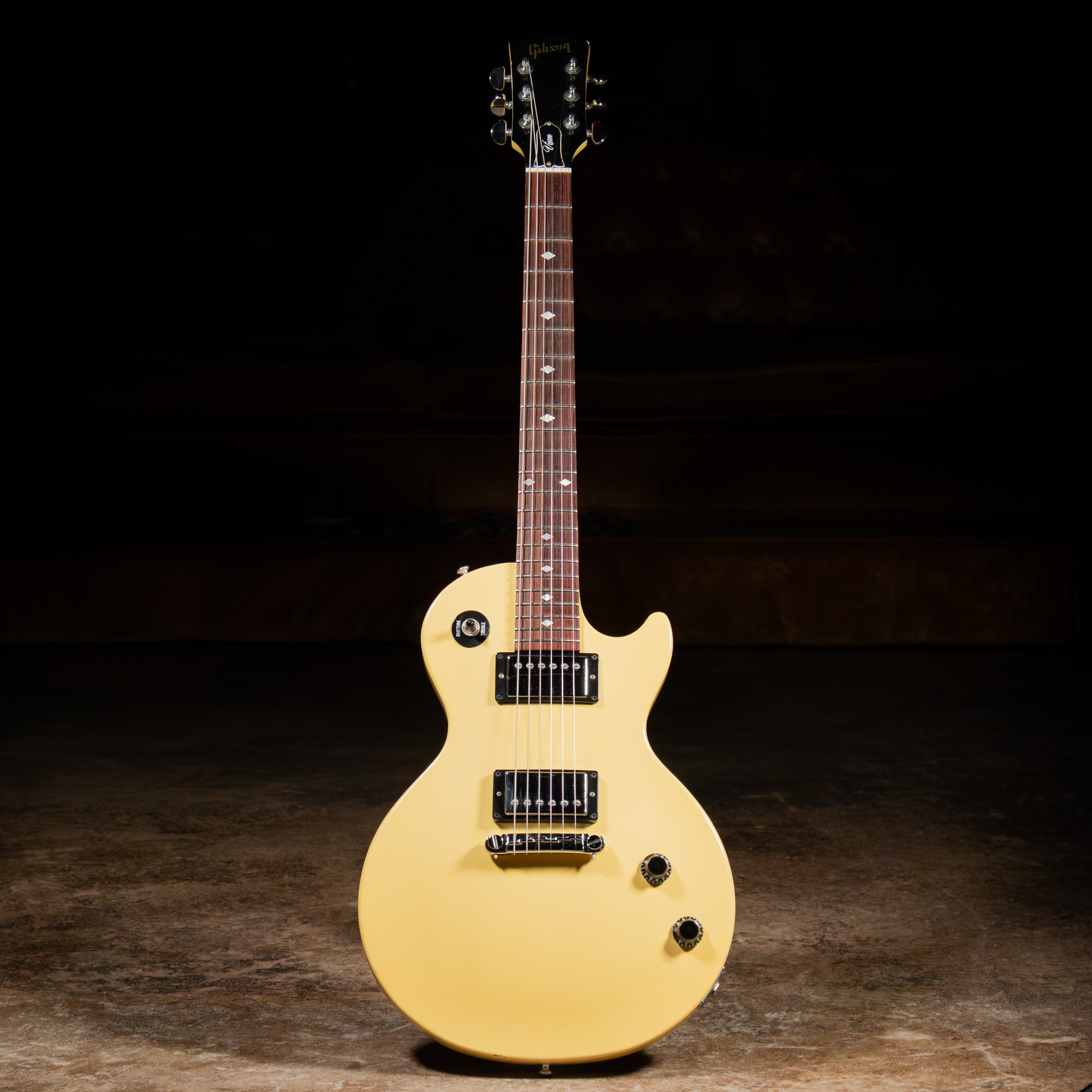 Gibson Les Paul　 VIＸＥN　イエロー　2006年製 2006 Gibson Les Paul Vixen Electric Guitar, Corona Yellow w/ OGB
