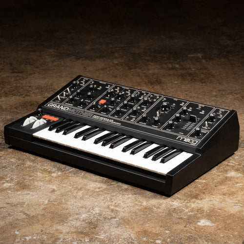 Used analog synth top