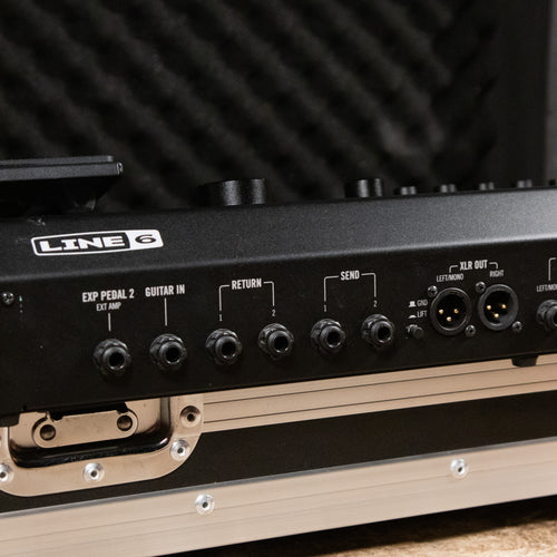 Line 6 Helix LT Multi Effect Pedal Floorboard w/Gator Tour Case - Used