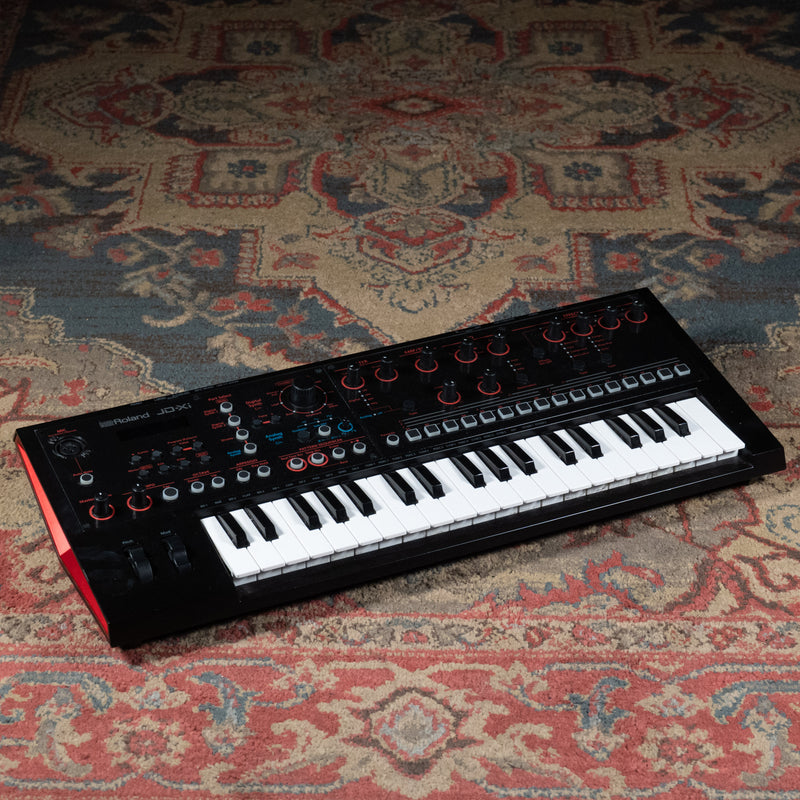 Roland Juno JD-Xi Analog/Digital Synth w/ E-4 Voice Tweaker - Used