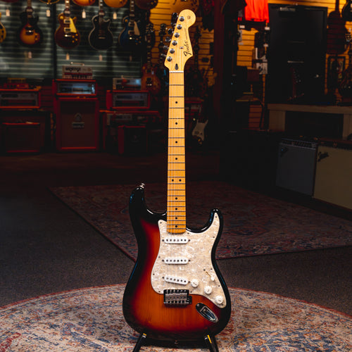 2015 Fender Standard Stratocaster Electric Guitar, Sunburst w/HSC - Used
