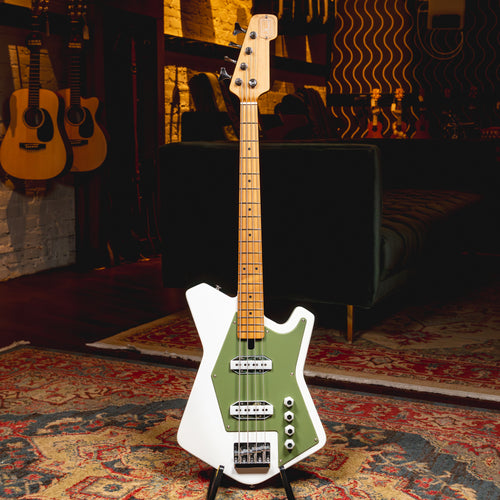 2026 Sturner Guitars 1129 Bass Guitar, White w/HSC - Used