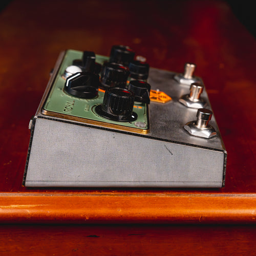 royal jelly pedal Beetronics Royal Jelly Overdrive/Fuzz Effect Pedal w/ Box
