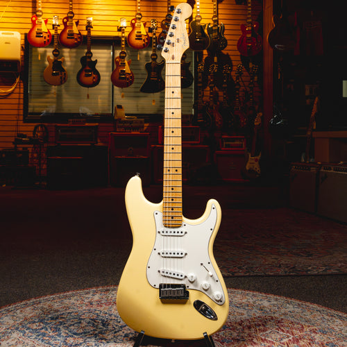 1996 Fender American Standard Stratocaster Electric Guitar, Artic White w/ OHSC - Used