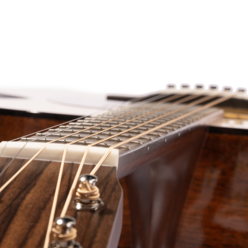 Martin 00-18 Spruce Top, Mahogany Back and Sides Acoustic Guitar, Natural