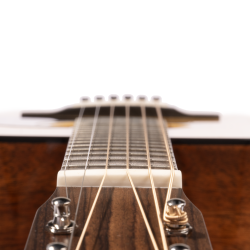 Martin 00-18 Spruce Top, Mahogany Back and Sides Acoustic Guitar, Natural