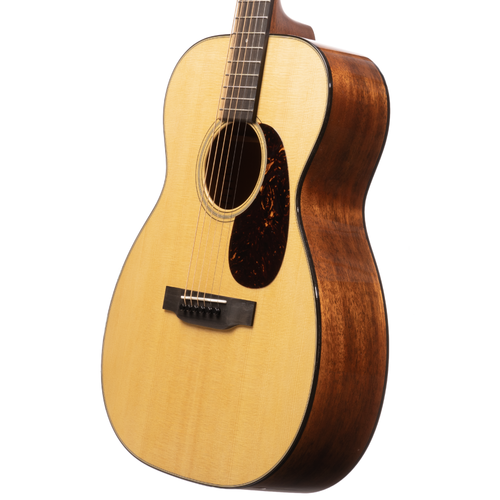 Martin 00-18 Spruce Top, Mahogany Back and Sides Acoustic Guitar, Natural