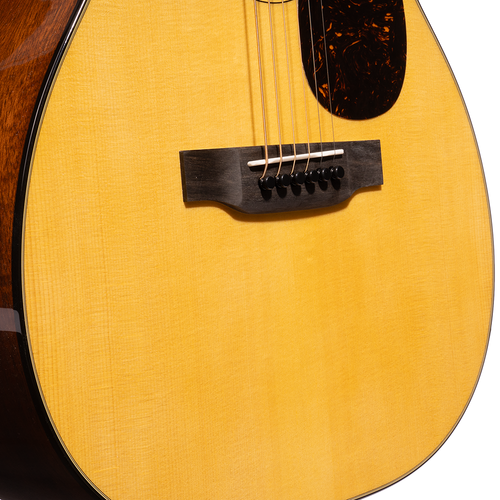 Martin 00-18 Spruce Top, Mahogany Back and Sides Acoustic Guitar, Natural