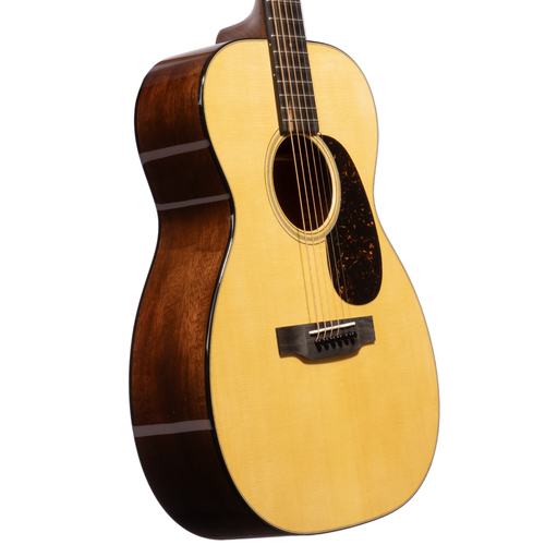 Martin 00-18 Spruce Top, Mahogany Back and Sides Acoustic Guitar, Natural