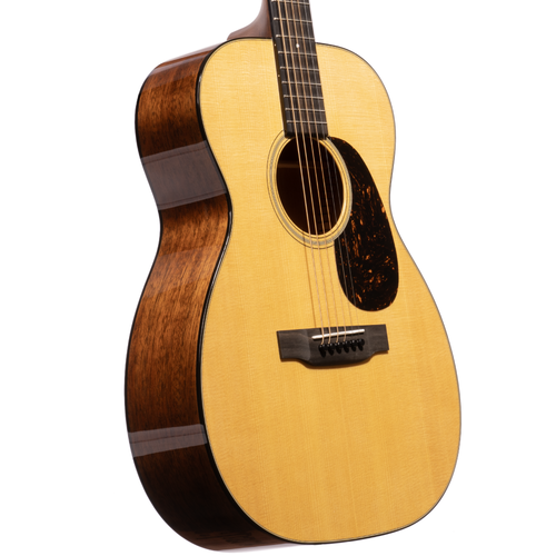 Martin 00-18 Spruce Top, Mahogany Back and Sides Acoustic Guitar, Natural