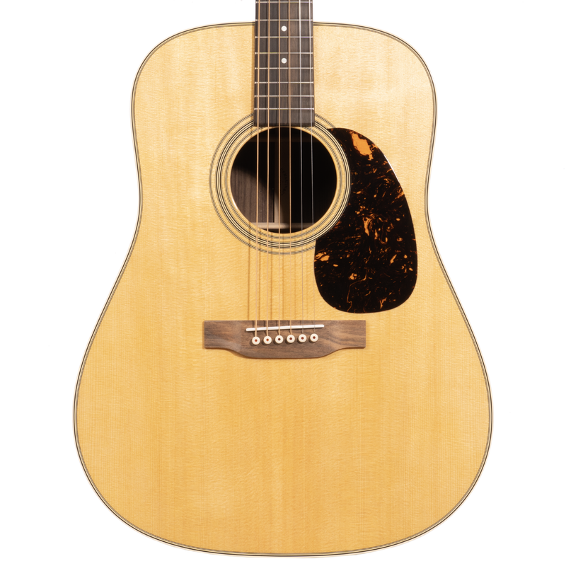 Martin D-28 Standard Acoustic Guitar, Spruce Top, Natural w/ Hardshell Martin D-28 Standard Acoustic Guitar, Spruce Top, Natural w/ Hardshell