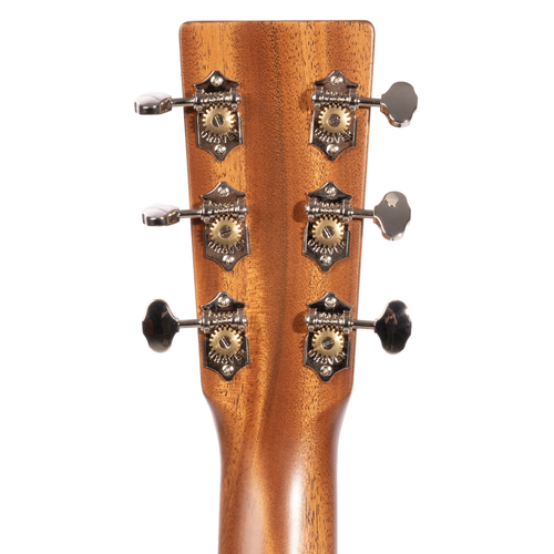 Martin 000-18 Standard Series Acoustic Guitar, Natural w/ Hard Case