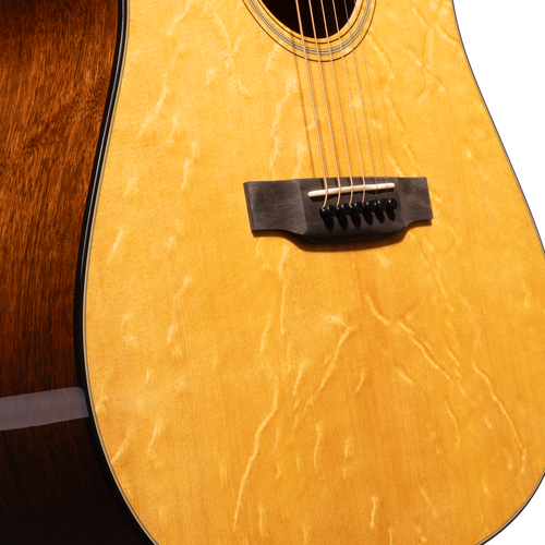 Martin Custom Shop D Dreadnought Acoustic Guitar, 18 Style, Bearclaw Sitka Spruce Top with Sinker Mahogany Back and Sides