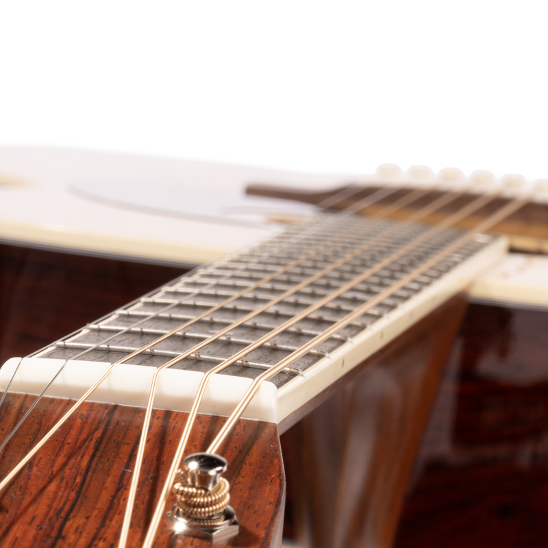 Martin Custom Shop M Grand Auditorium, 36-Style, Sitka Spruce Bearclaw Top, Cocobolo Back & Sides