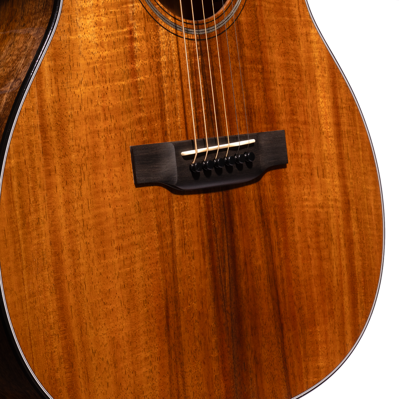 Martin Custom Shop OM Auditorium Acoustic Guitar, 18-Style, Flamed Koa Top/Back & Sides, Natural