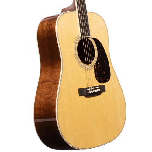 Martin Custom Shop D Dreadnought Acoustic Guitar, 28-Style, Sitka Spruce Bearclaw/Quilted Mahogany