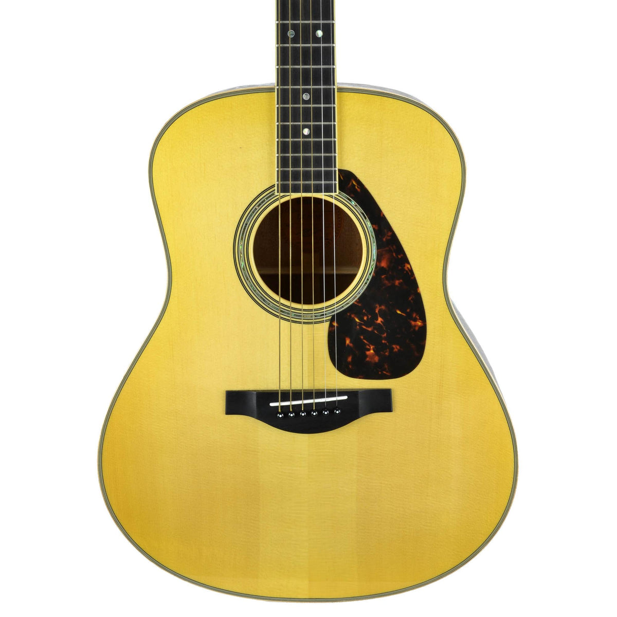 Yamaha LL16M A.R.E. Dreadnought With Case - Used