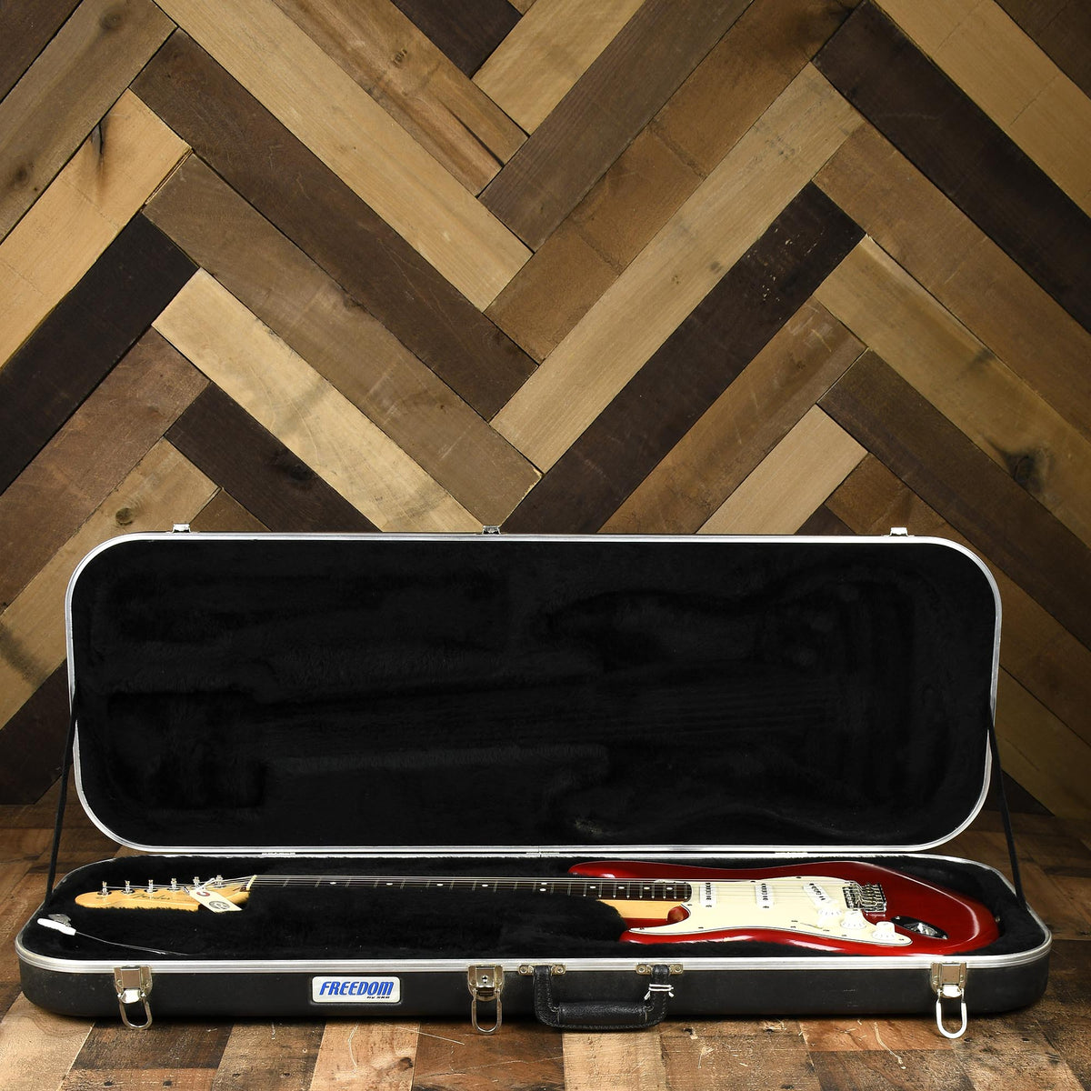 Fender Left Hand Highway One Stratocaster Red With Case - Used