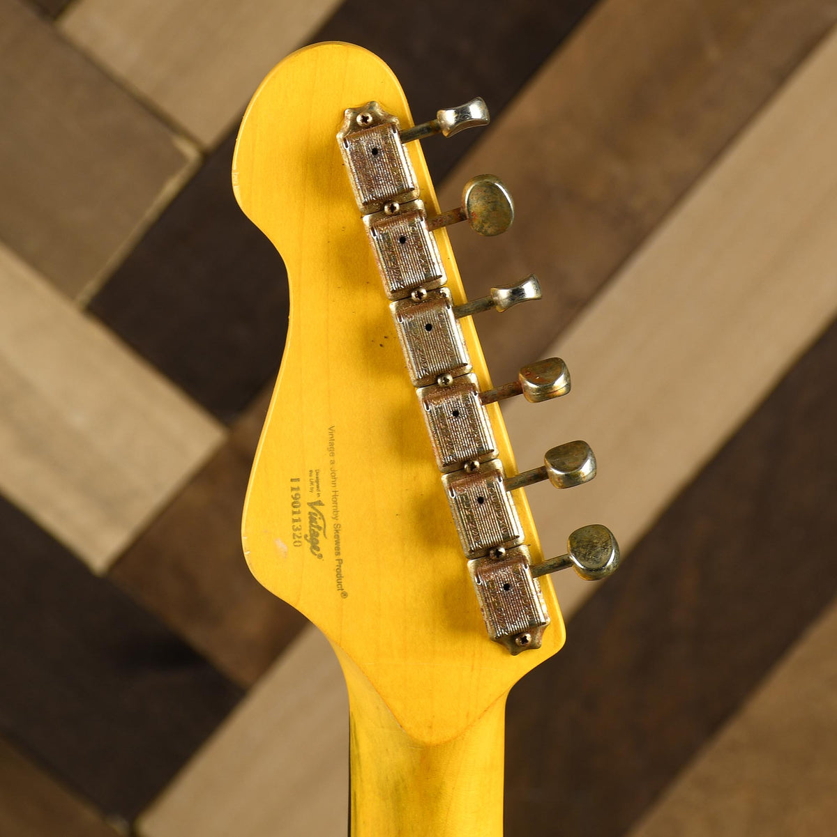 Vintage Icon Series Relic Strat 3-Tone Sunburst - Used
