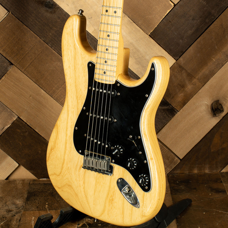 Fender 2000 American Series Stratocaster Electric Guitar, Natural With OHSC - Used
