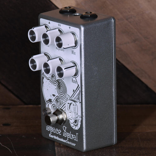 Earthquaker Space Spiral V2 Modulated Delay - Used