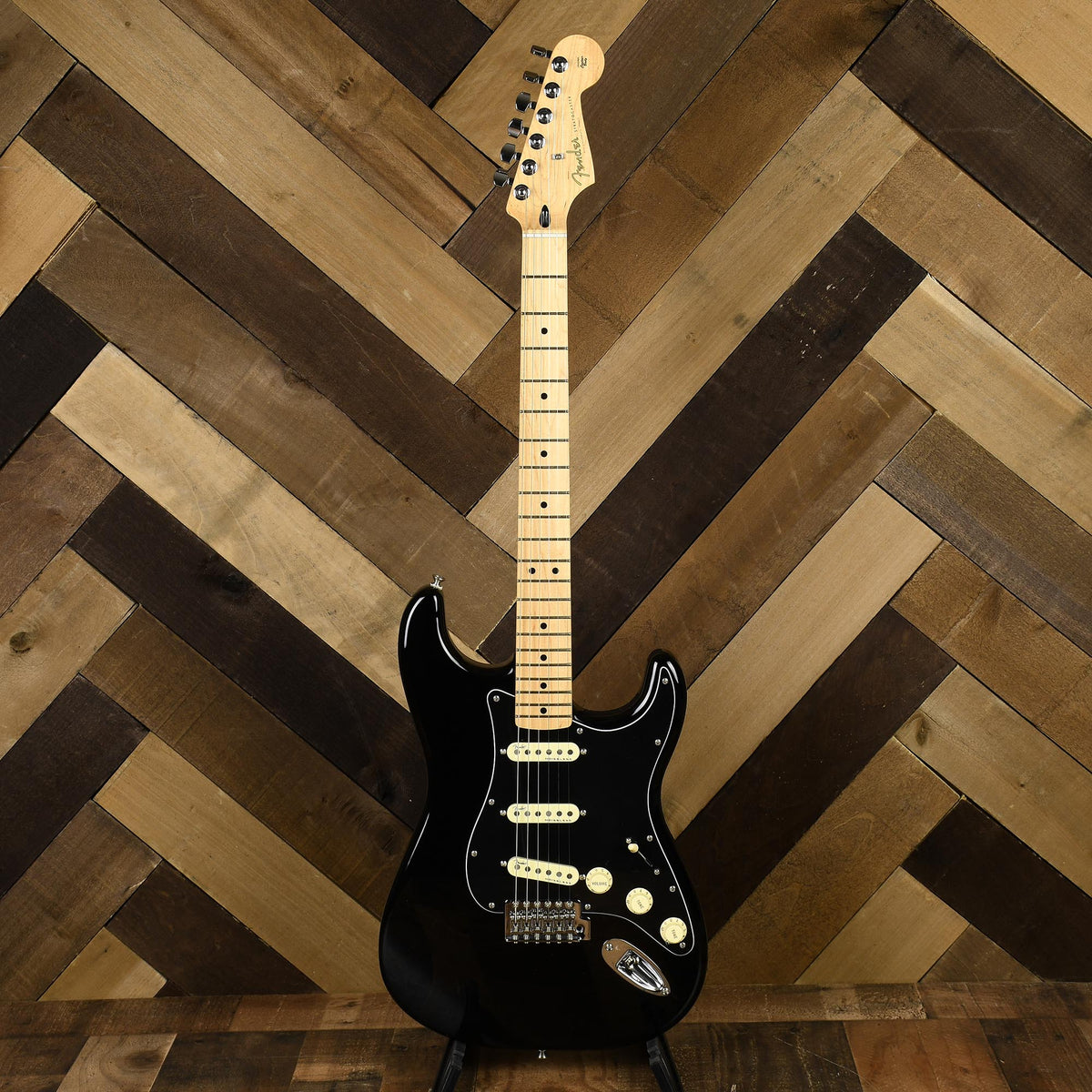 Fender Special Edition Standard Stratocaster - Black / Noiseless - Used