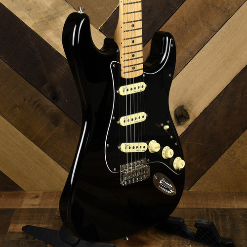 Fender Special Edition Standard Stratocaster - Black / Noiseless - Used