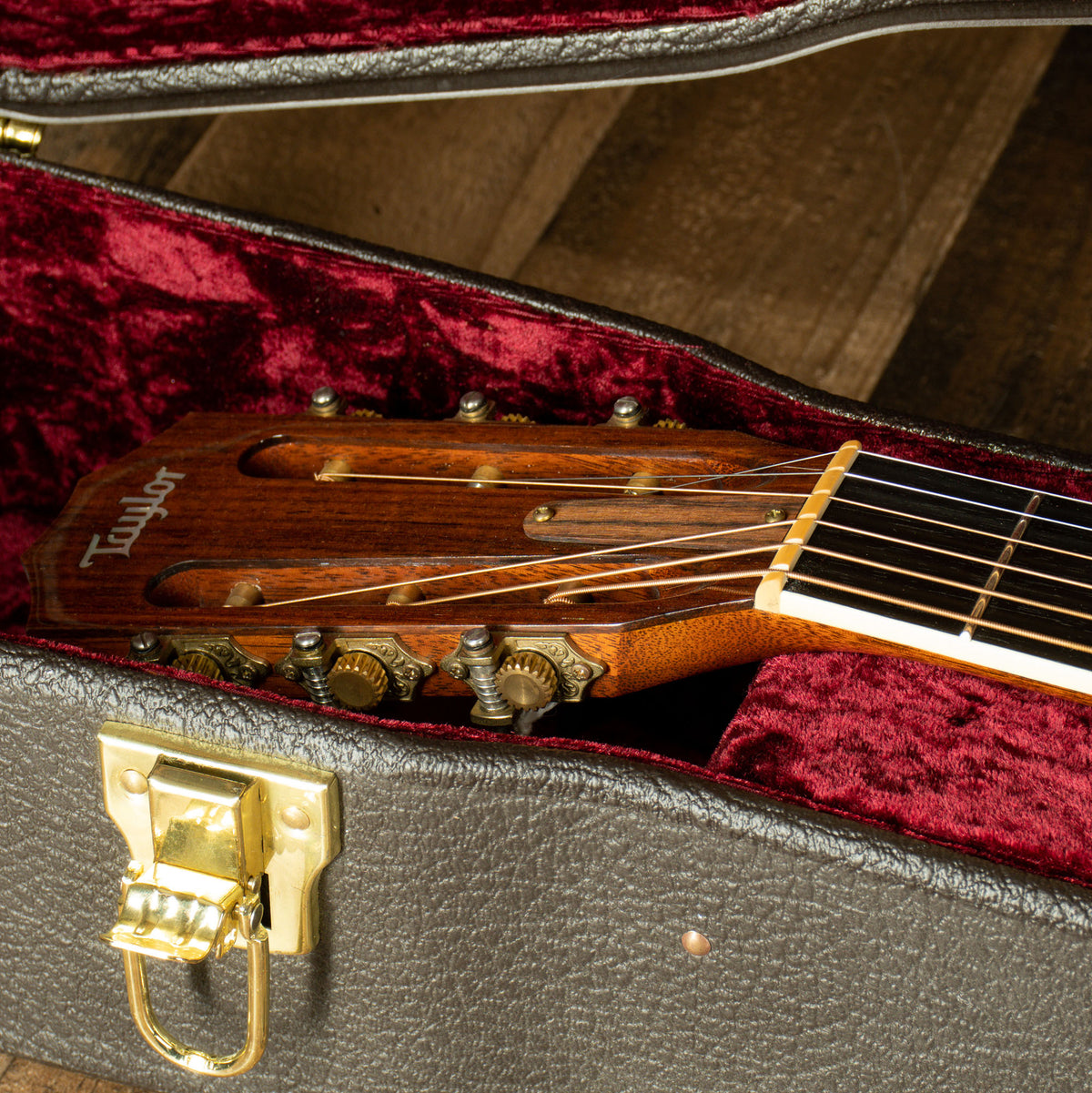 2012 Taylor Grand Concert 12 Fret Spruce Top Rosewood Back w/OHSC - Used