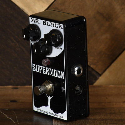 Mr Black Supermoon Black Reverb Pedal With Box - Used