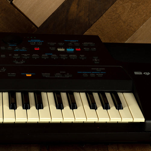 Roland 1995 E96 61 Key Intelligent Synthesizer - Used